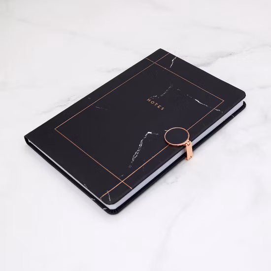 Diarios de cuero del cuaderno del diario de la cerradura de la tapa dura de lujo con los cuadernos adaptables del logotipo de la hebilla magnética